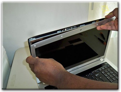 Замена экрана ноутбука Samsung в Нижнекамске